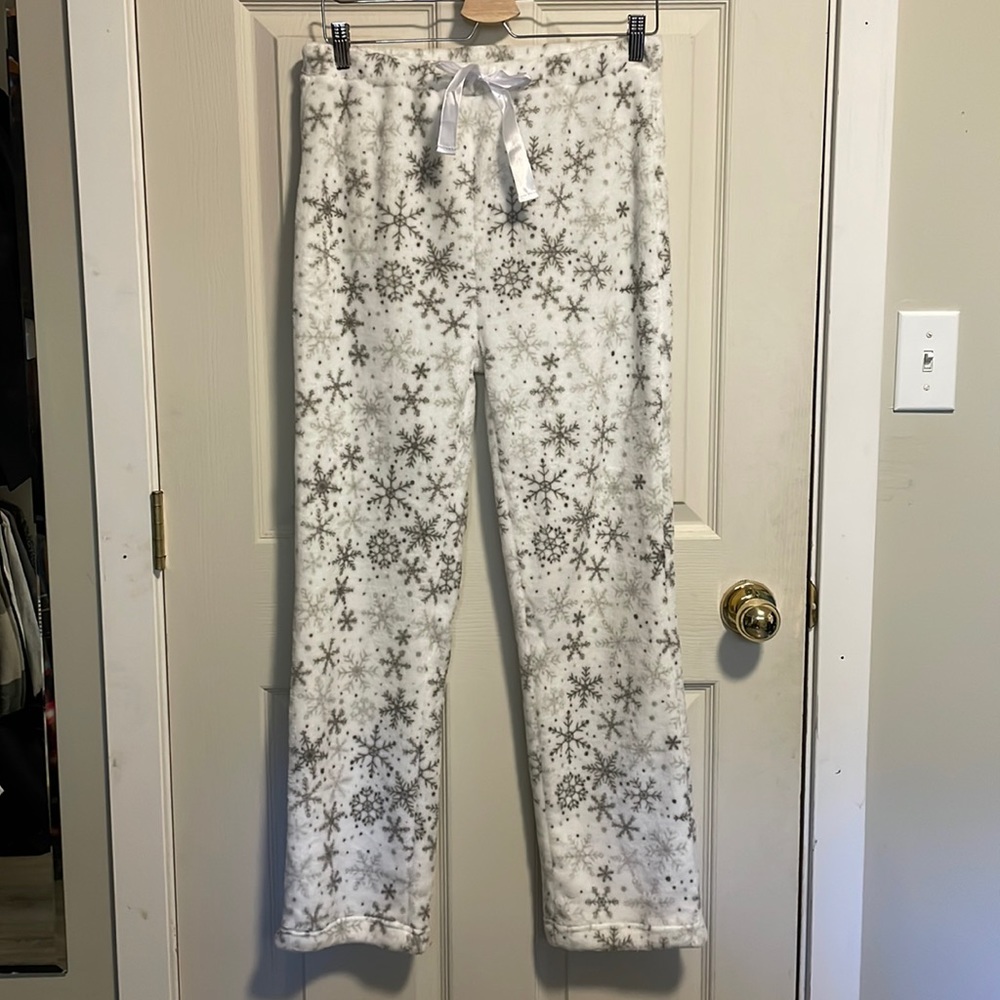 Cozy Snowflake Print Pajama Pants